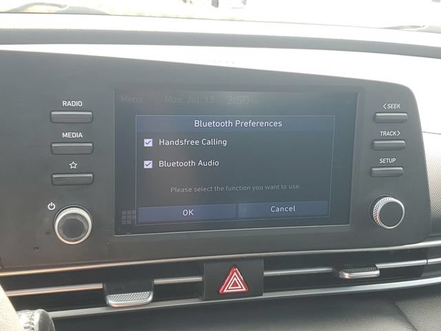 Used 2022 Hyundai Elantra SEL w/ Preferred Accessory Package FWD image 25