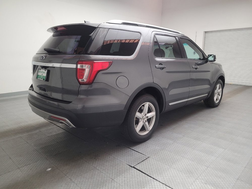 Used 2016 Ford Explorer XLT FWD image 9