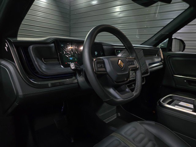 Used 2025 Rivian R1T Adventure image 16