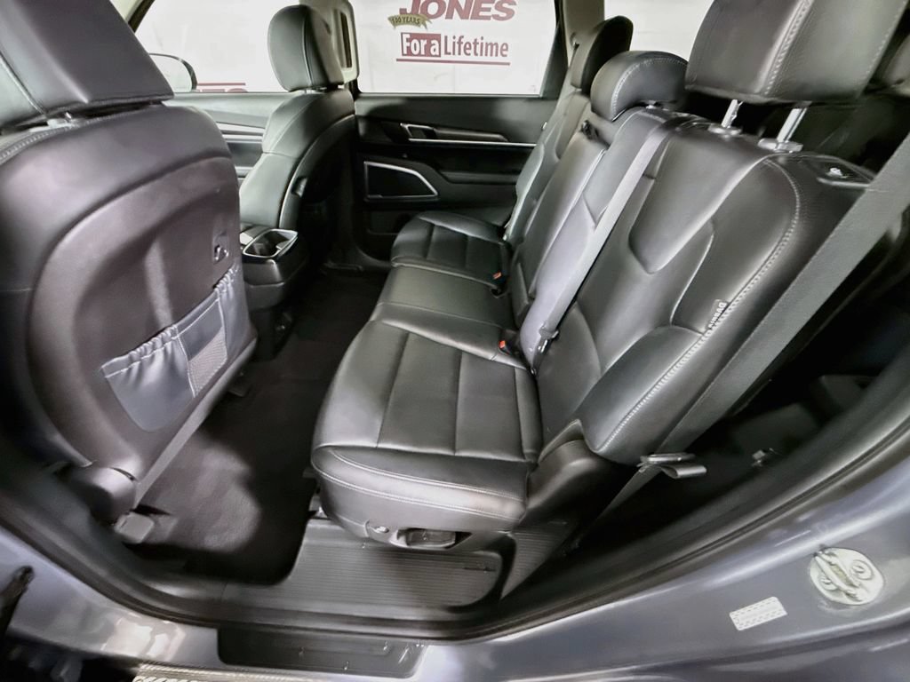 Used 2024 Kia Telluride LX AWD/4WD image 28