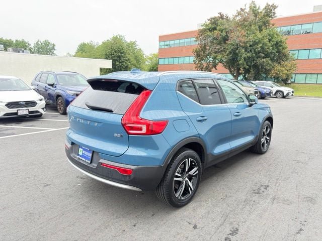 Used 2024 Volvo XC40 B5 Core AWD/4WD image 6