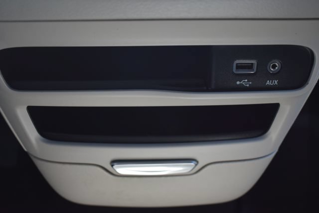 Used 2020 Chrysler Pacifica Touring-L FWD image 29