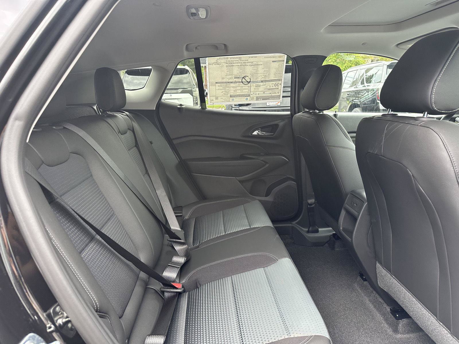New 2026 Chevrolet Trax LT w/ Sunroof Package FWD image 13