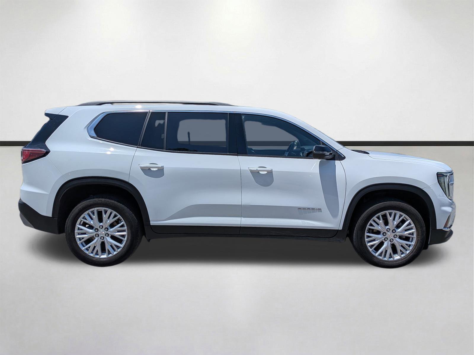 Used 2024 GMC Acadia Elevation AWD/4WD image 3