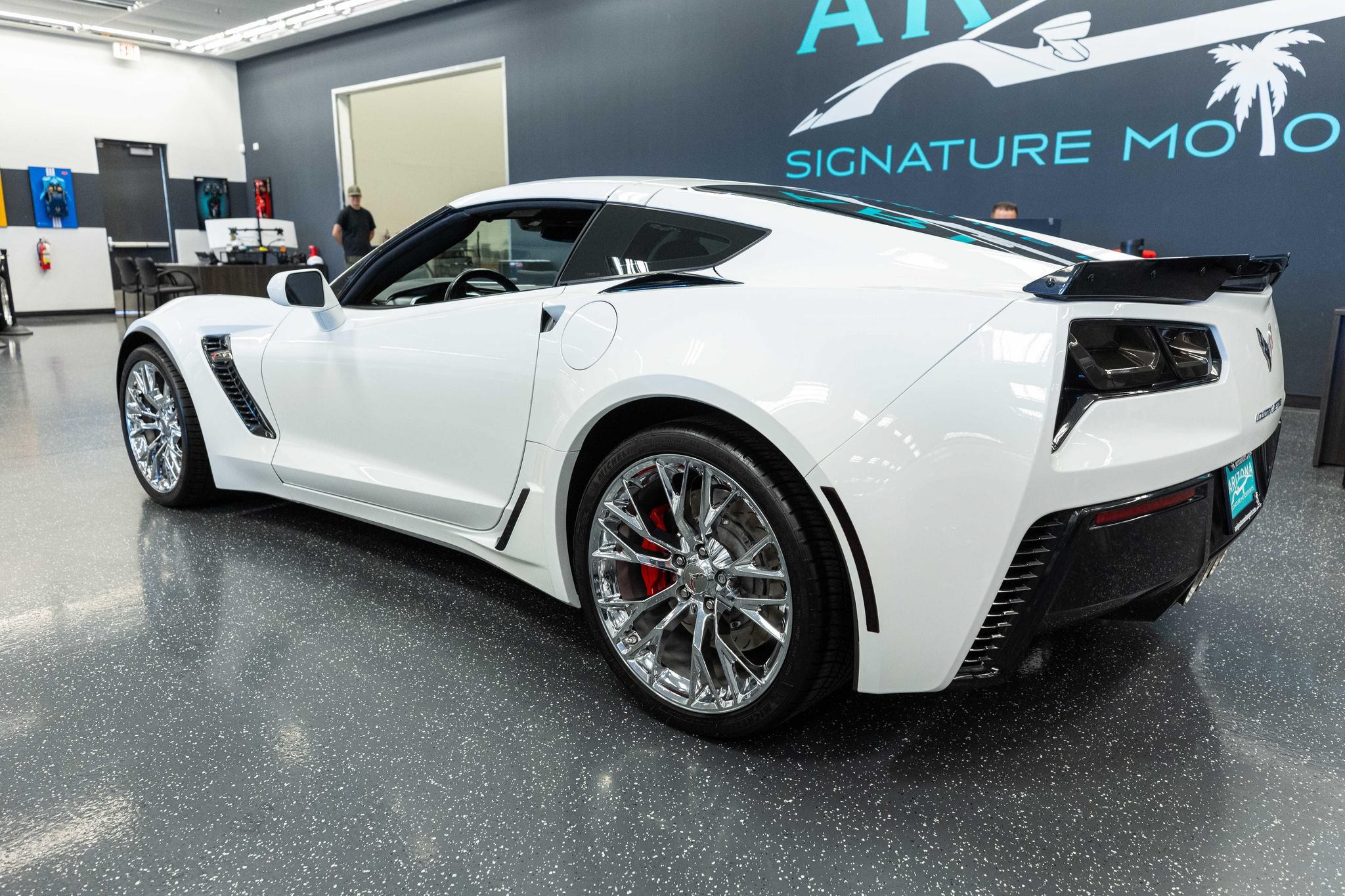 Used 2016 Chevrolet Corvette Z06 w/ Chrome Badge Package RWD image 9