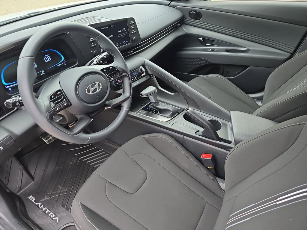 Certified 2026 Hyundai Elantra Sport FWD image 15