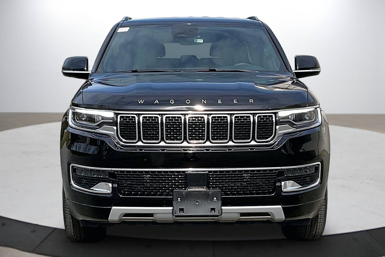 Certified 2024 Jeep Wagoneer Series II w/ Flexible Seating Group AWD/4WD image 3