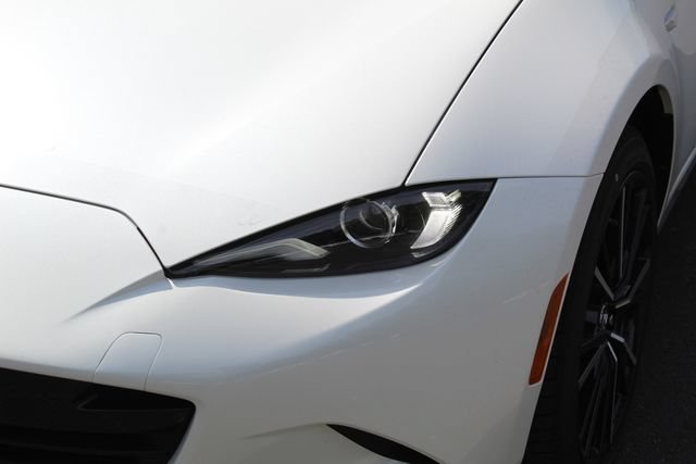 New 2026 MAZDA MX-5 Miata RF Grand Touring w/ Weather Package RWD image 9