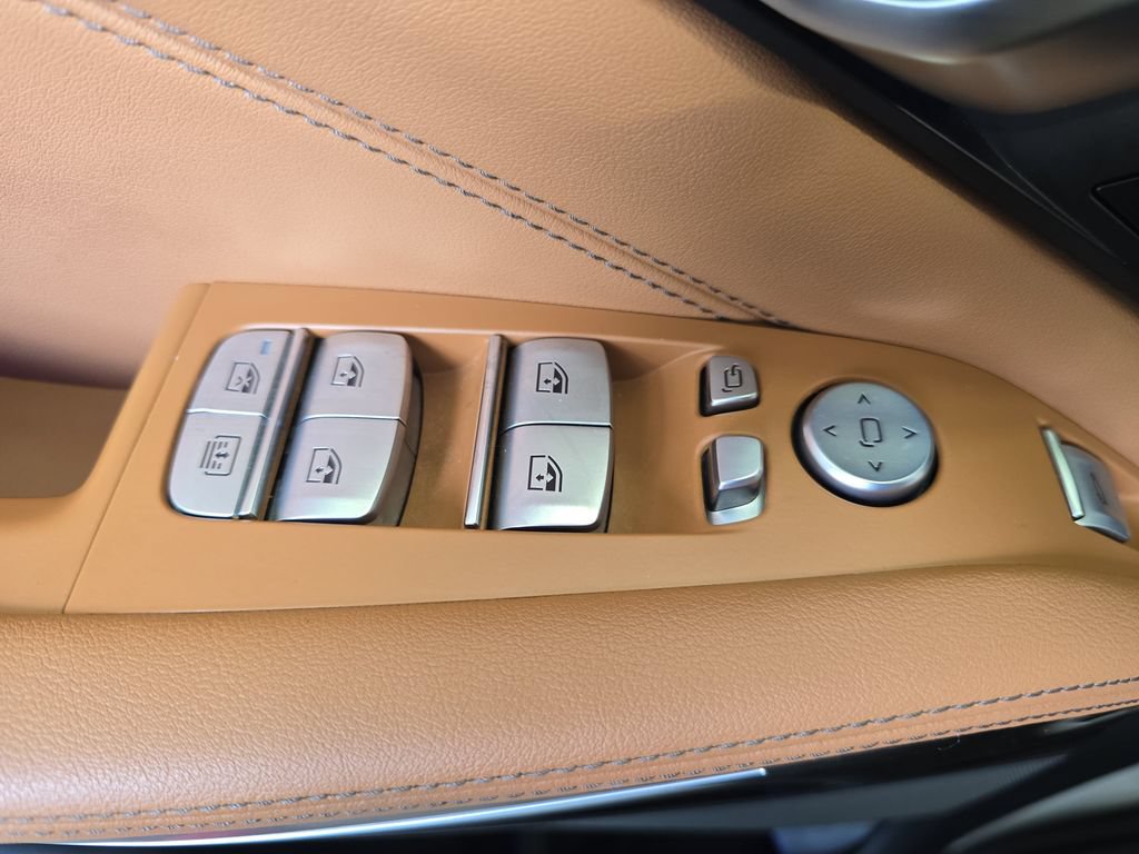 Used 2023 BMW X7 xDrive40i w/ Executive Package AWD/4WD image 32