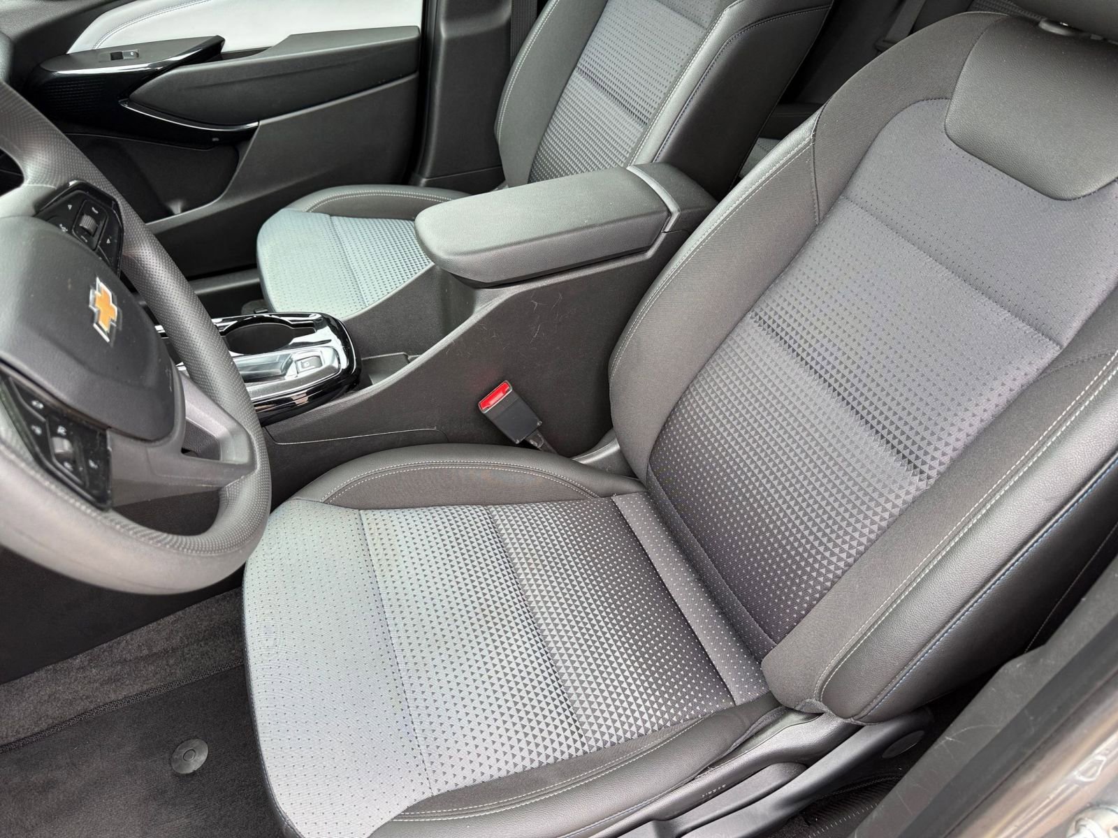Used 2025 Chevrolet Trax LT FWD image 36