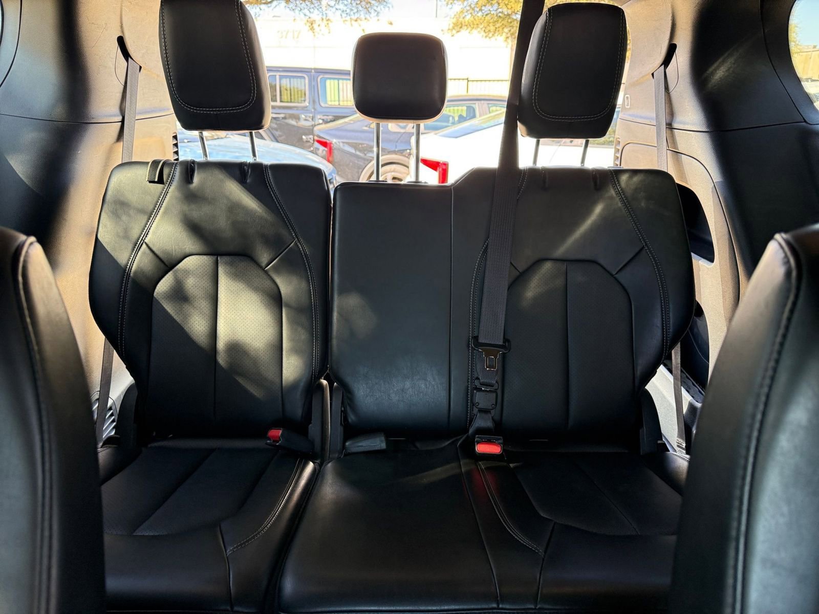 Used 2025 Chrysler Pacifica Select image 30