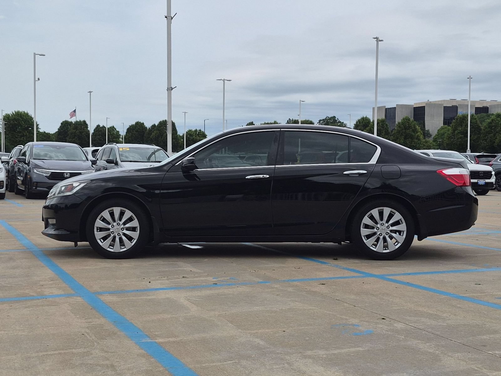 Used 2015 Honda Accord EX-L image 9