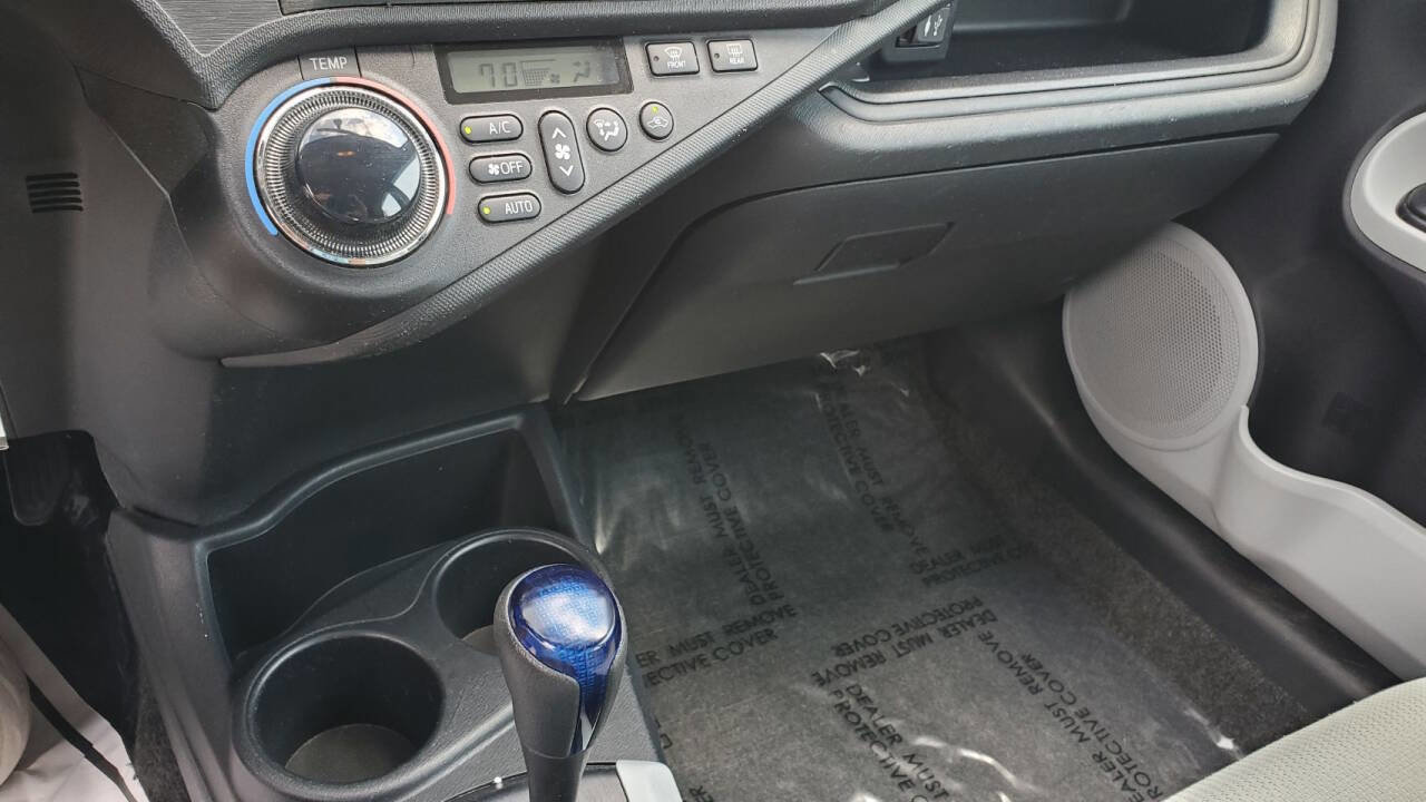 Used 2012 Toyota Prius C One image 33