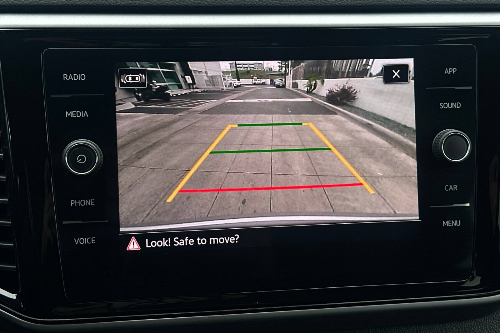 Certified 2023 Volkswagen Atlas Cross Sport SE FWD image 18