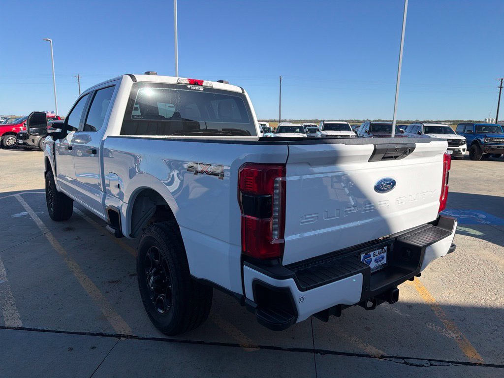 Used 2023 Ford F250 XL w/ STX Appearance Package AWD/4WD image 7