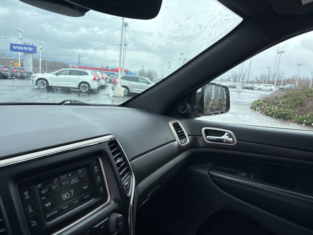 Used 2017 Jeep Grand Cherokee Laredo w/ Quick Order Package 23E image 21