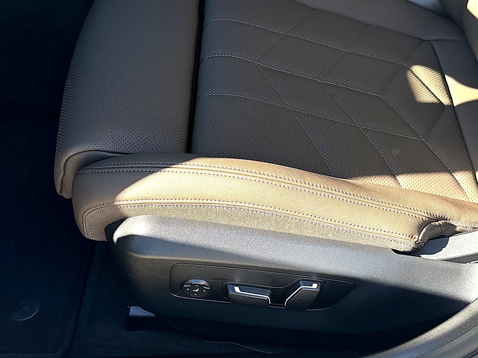 New 2026 BMW 530i w/ Premium Package RWD image 12