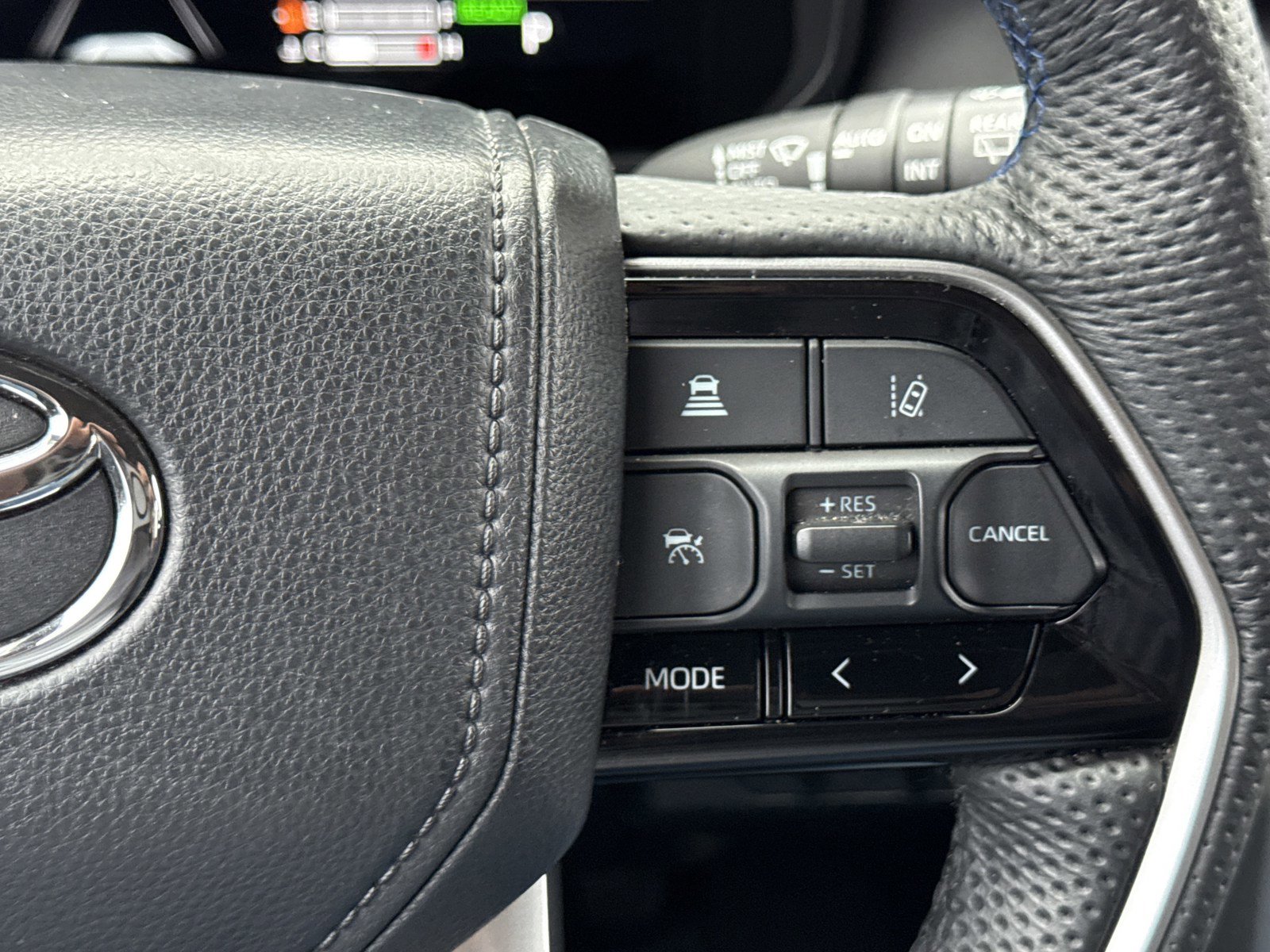 Used 2025 Toyota Sequoia Platinum image 26