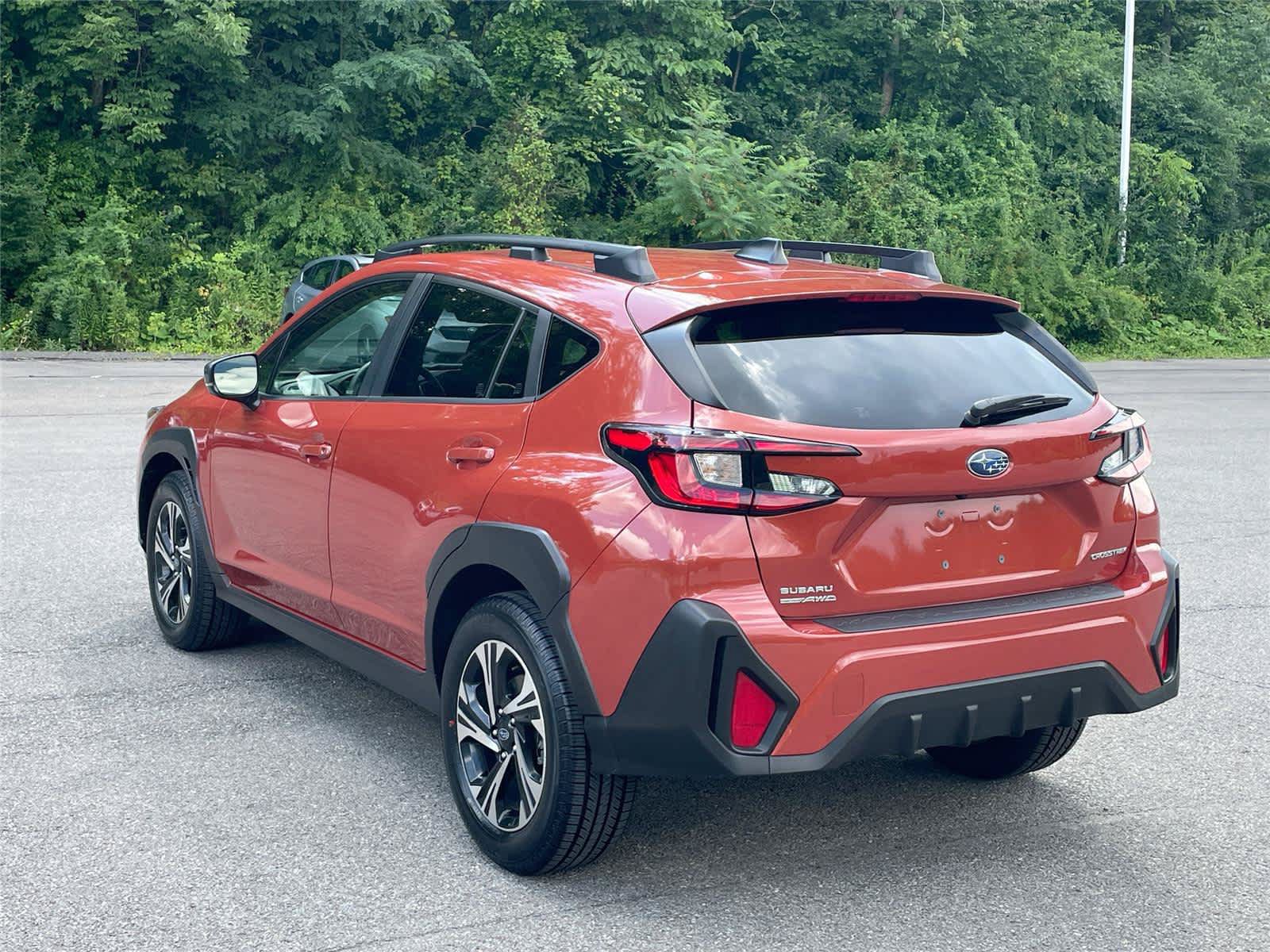 Used 2024 Subaru Crosstrek 2.0i Premium AWD/4WD image 3