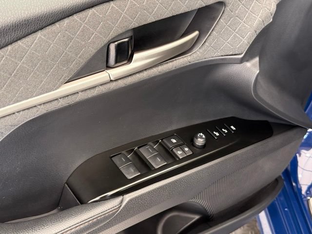 Used 2025 Toyota Camry XLE AWD/4WD image 15