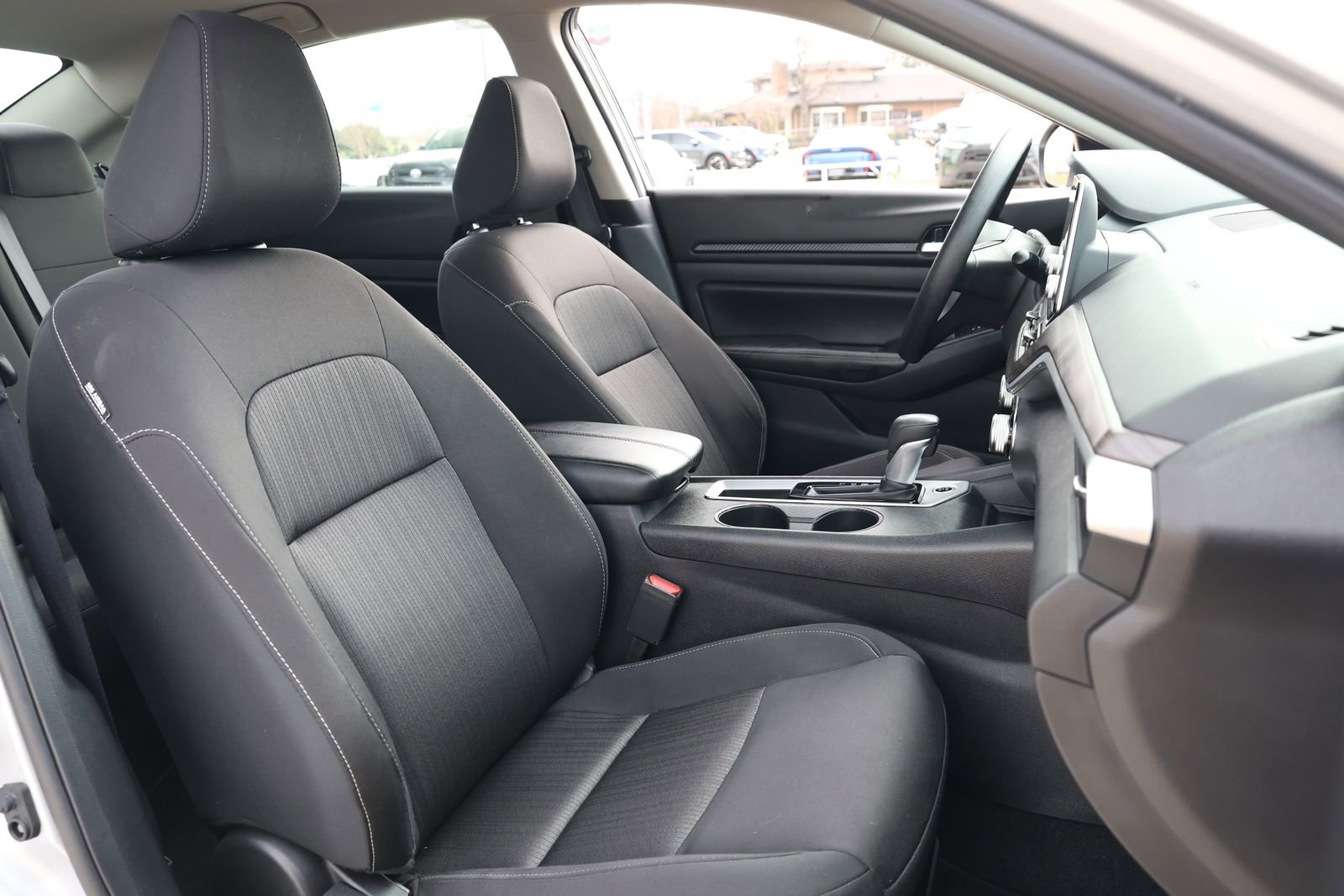 Used 2025 Nissan Altima 2.5 SV image 28