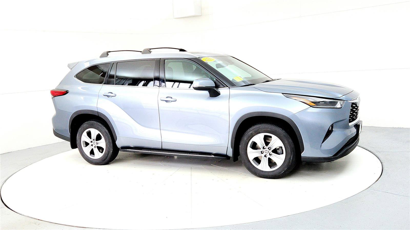 Certified 2021 Toyota Highlander XLE image 7