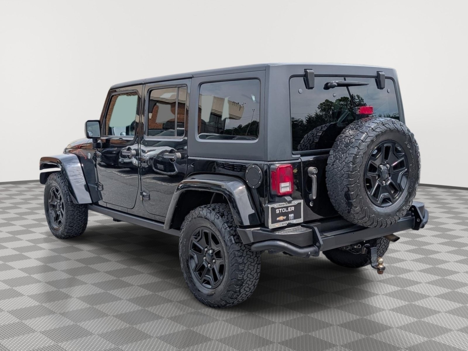 Used 2016 Jeep Wrangler Unlimited Sahara AWD/4WD image 3