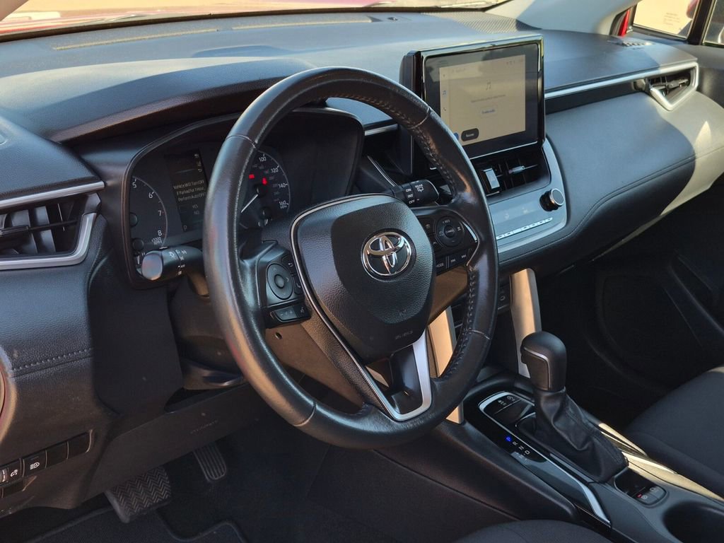 Used 2024 Toyota Corolla Cross LE FWD image 25