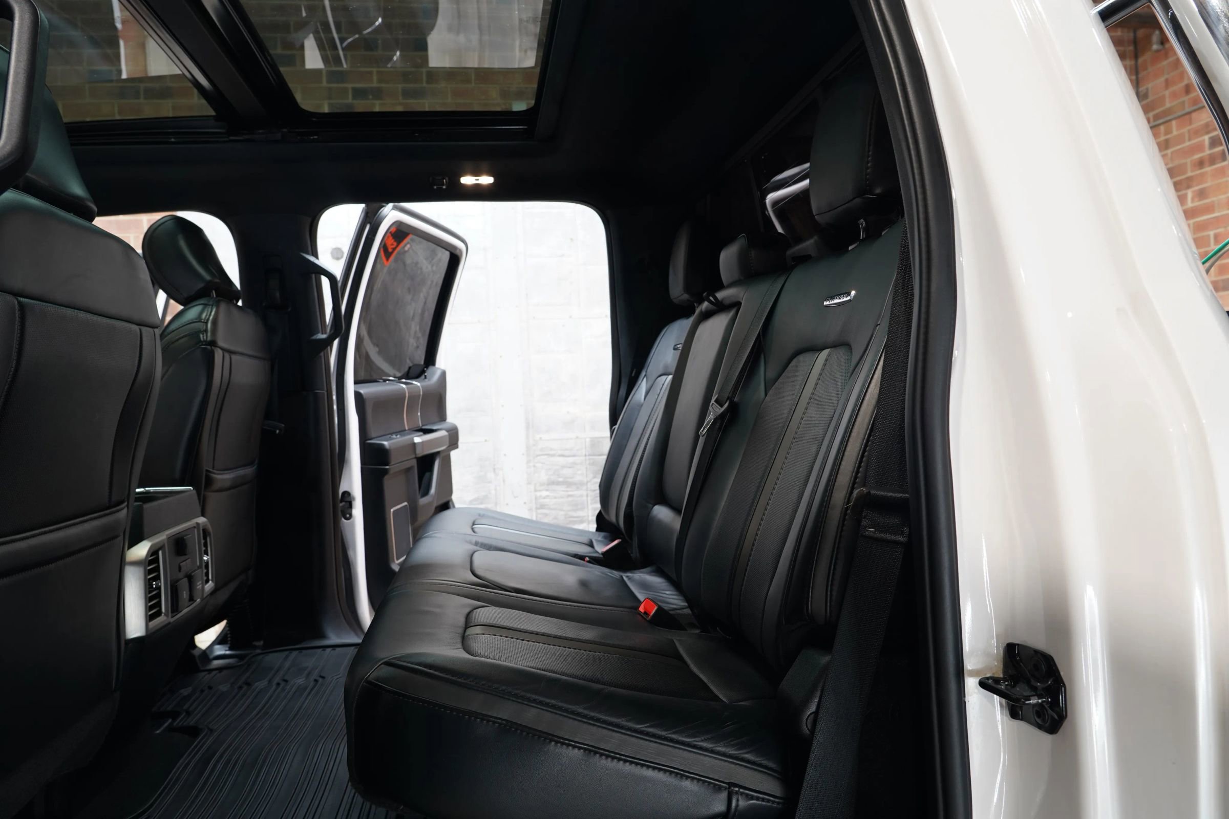 Used 2019 Ford F350 Platinum w/ Platinum Ultimate Package image 38