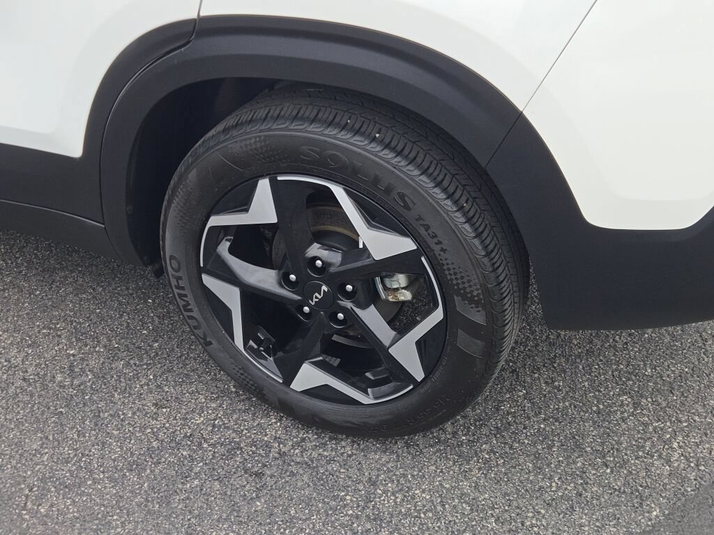 Used 2025 Kia Seltos S FWD image 19