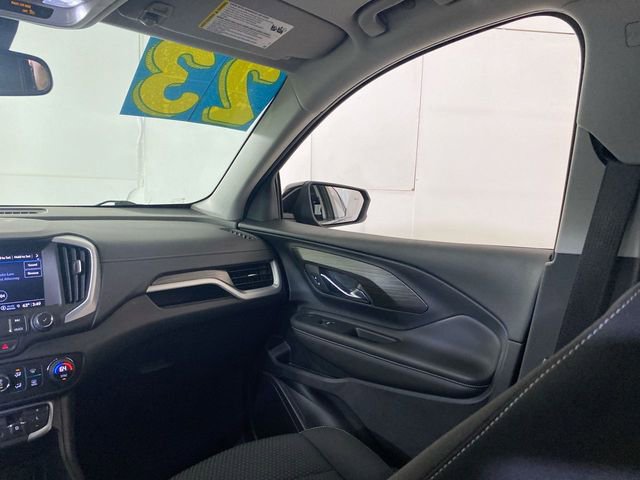 Used 2023 GMC Terrain SLE w/ Driver Convenience Package image 11