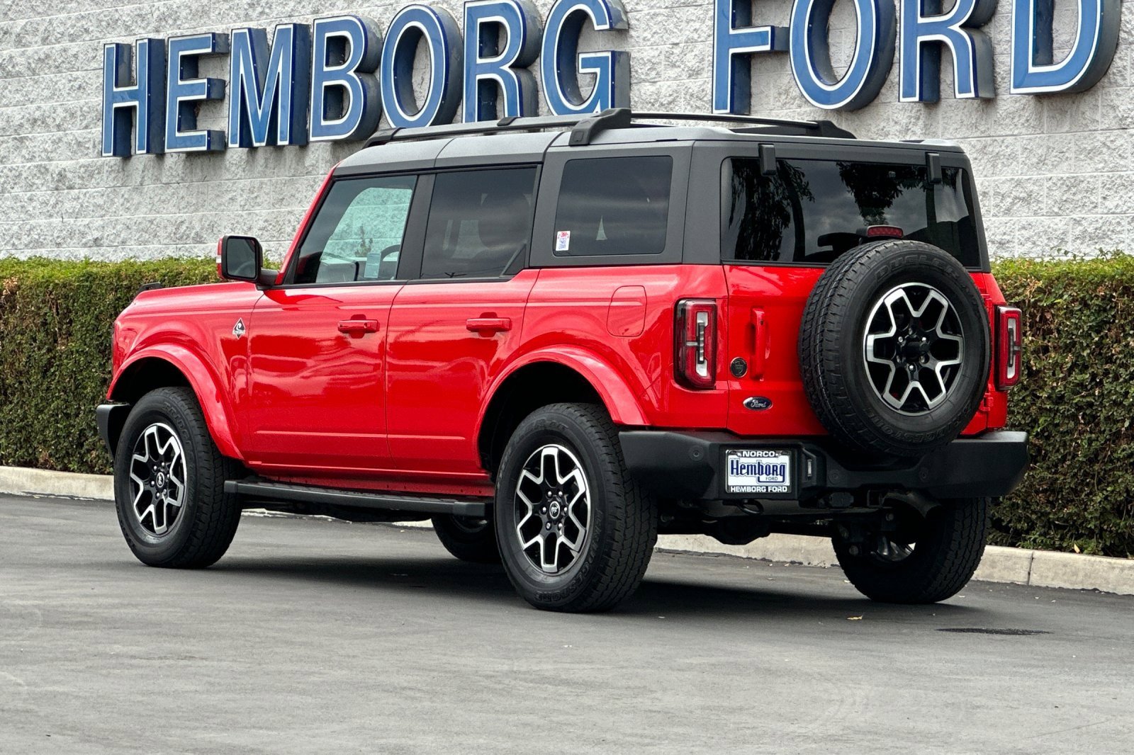 Used 2023 Ford Bronco Outer Banks image 6