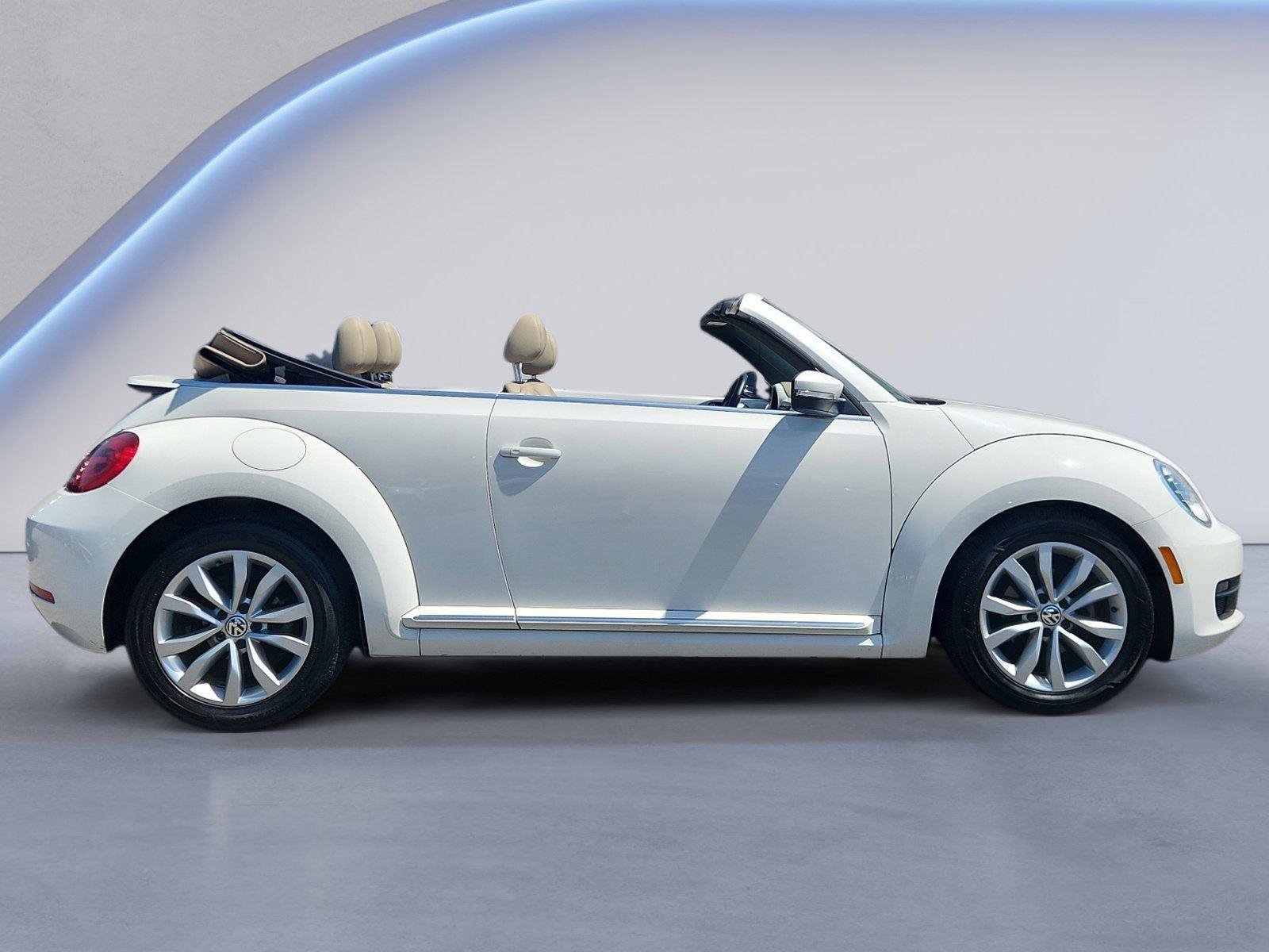 Used 2013 Volkswagen Beetle 2.5 image 2