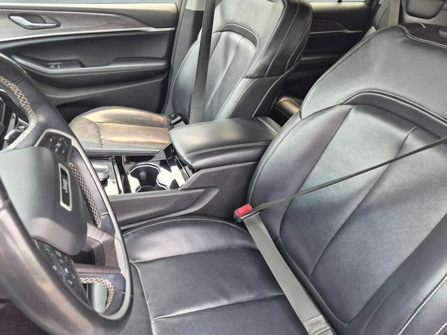 Used 2022 Jeep Grand Cherokee L Limited AWD/4WD image 12