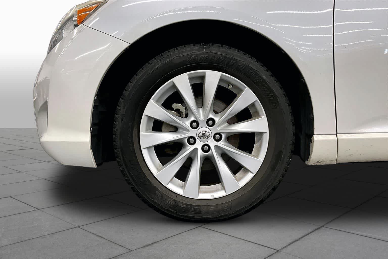 Used 2015 Toyota Venza XLE w/ XLE Premium Package FWD image 11