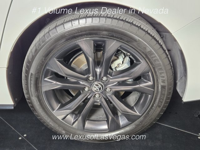 Used 2025 Toyota Sienna XSE w/ XSE Plus Package FWD image 11