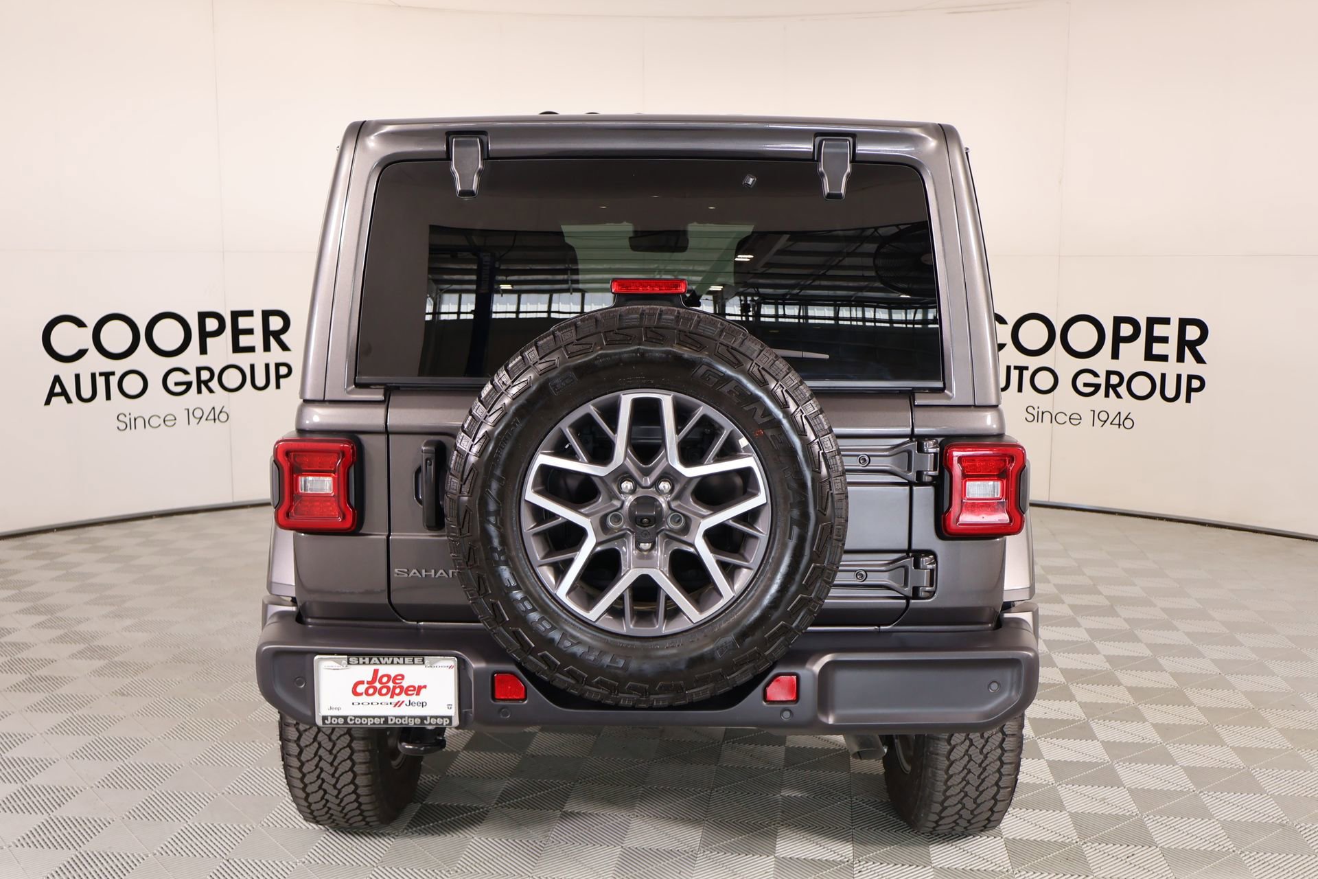 Used 2025 Jeep Wrangler Unlimited Sahara AWD/4WD image 22