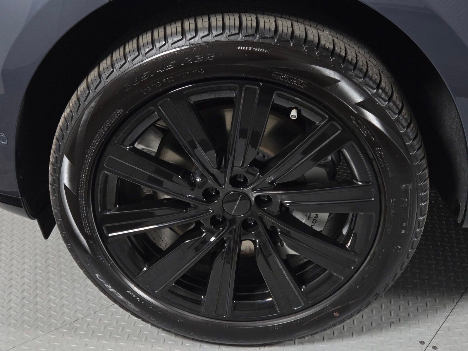 New 2026 Land Rover Range Rover SE image 9