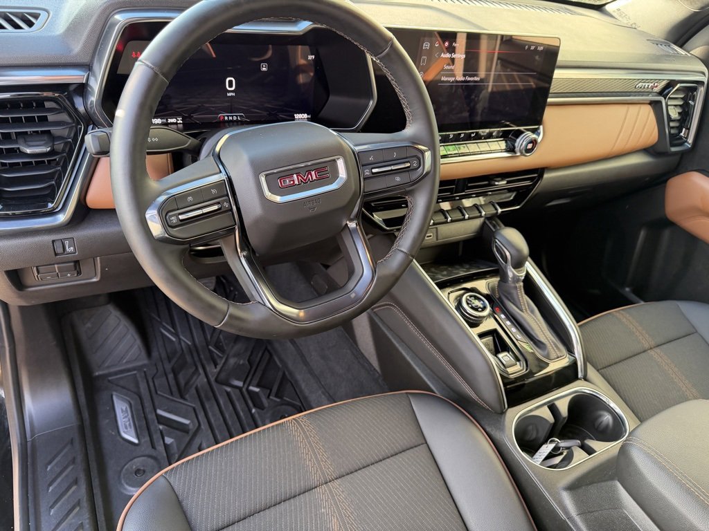 Used 2024 GMC Canyon AT4 image 8