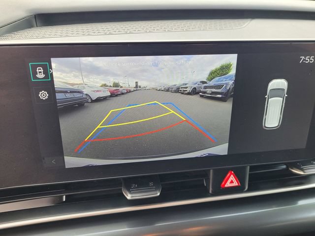 Used 2025 Kia Carnival LX FWD image 13