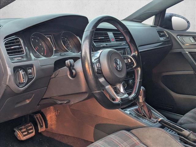 Used 2017 Volkswagen GTI Sport image 2