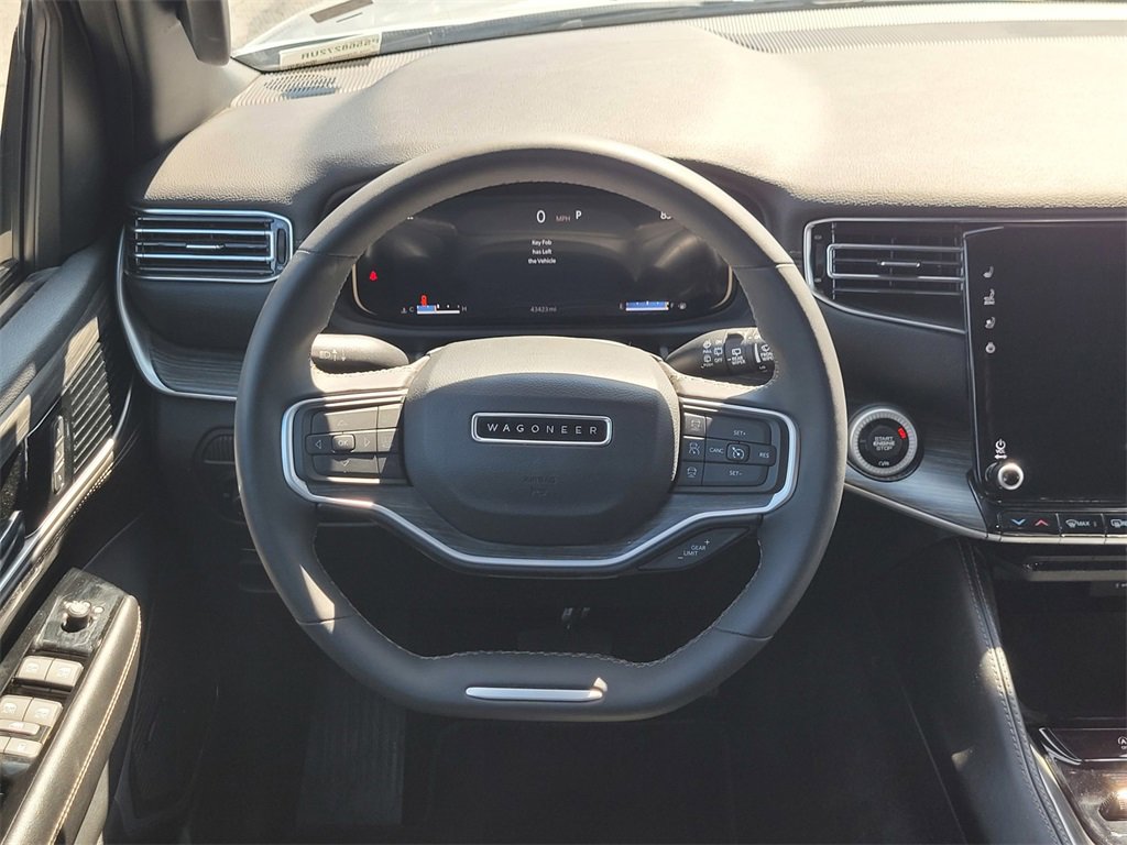 Used 2023 Jeep Wagoneer L Series II image 13