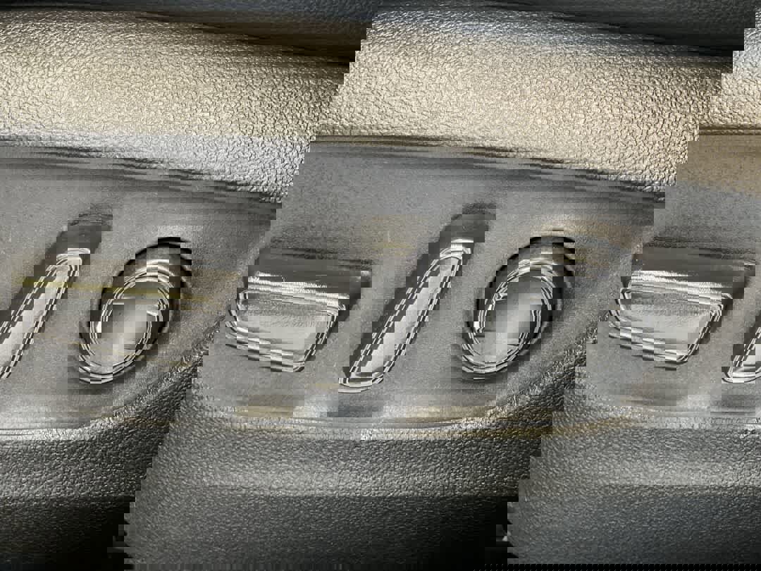 Used 2020 Toyota Highlander XLE image 15