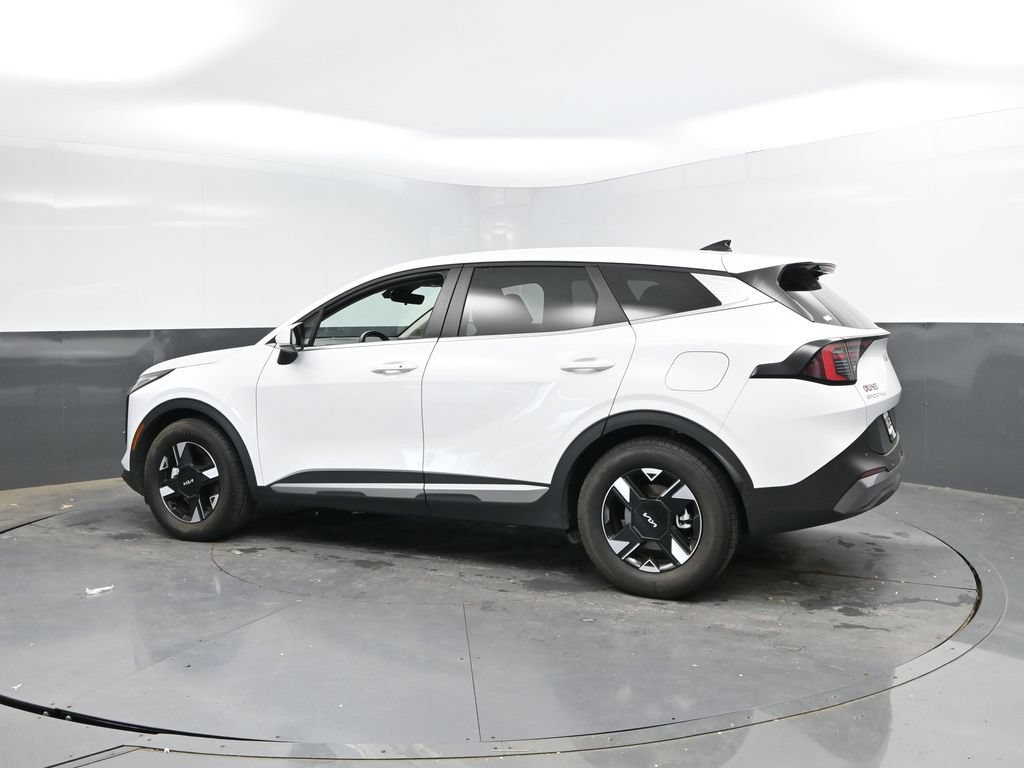 Used 2026 Kia Sportage LX FWD image 8