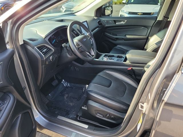 Used 2022 Ford Edge Titanium w/ Equipment Group 301A AWD/4WD image 17