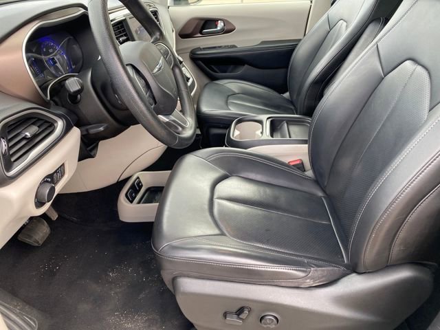 Used 2021 Chrysler Voyager Lxi image 10