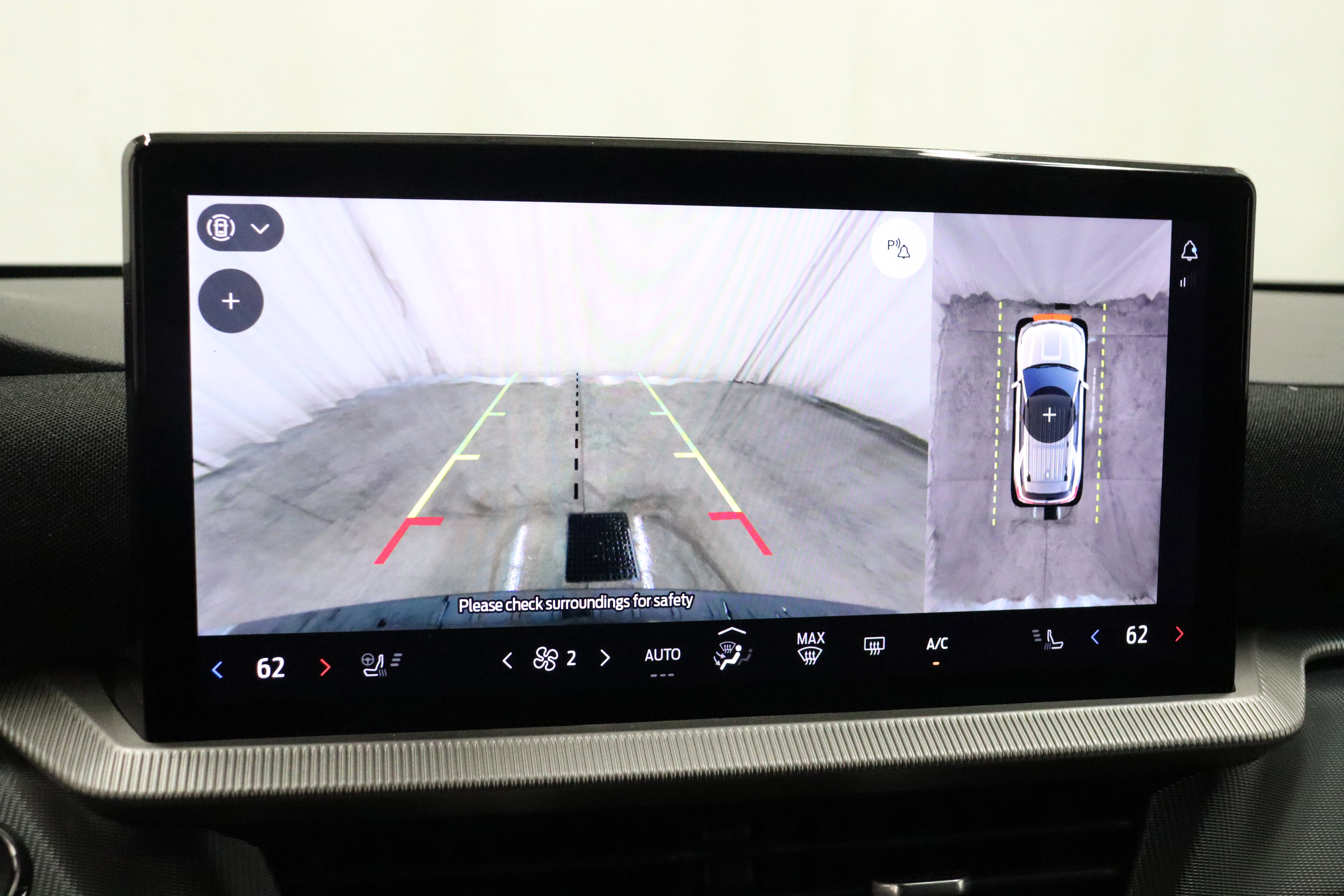 Used 2025 Ford Explorer ST-Line w/ ST-Line Street Pack image 28