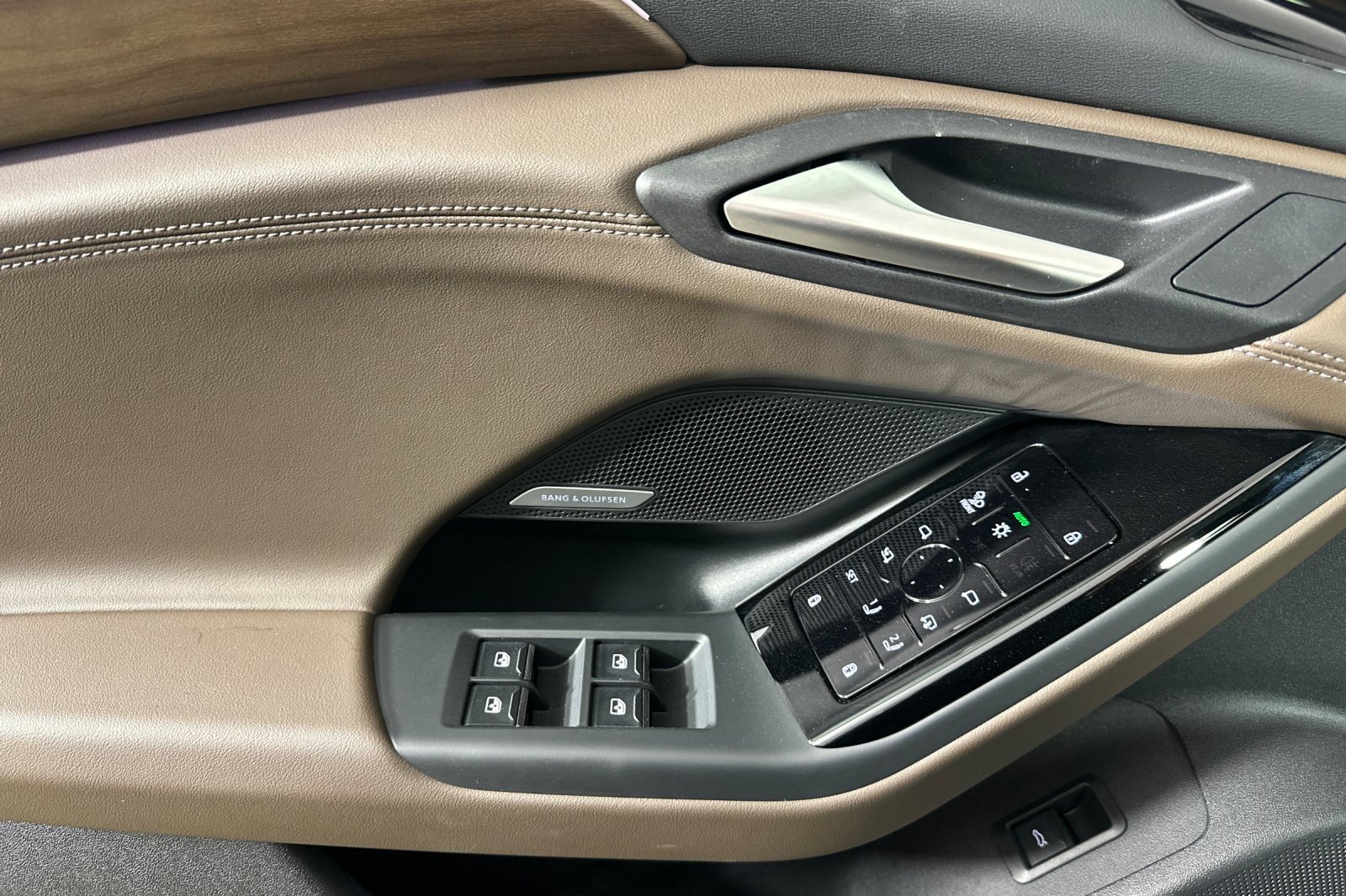 Certified 2025 Audi A6 e-tron Premium Plus w/ Premium Plus RWD image 10
