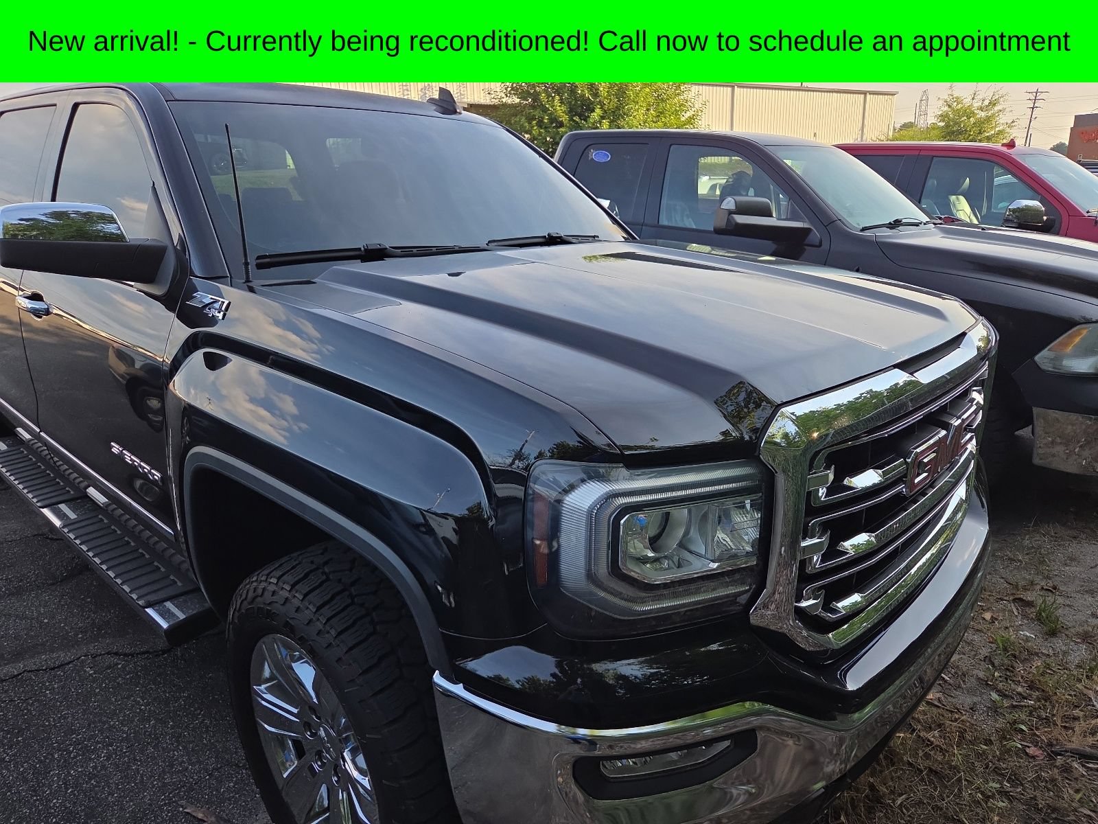 Used 2018 GMC Sierra 1500 SLT w/ SLT Premium Package AWD/4WD image 2