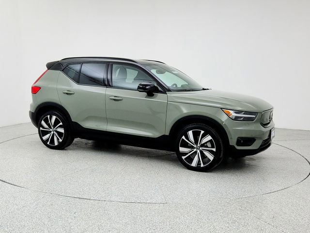 Certified 2022 Volvo XC40 P8 Recharge Plus image 3